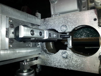 20160319_190415.jpg (164 KiB) 10774 mal betrachtet Fräsen des Gehäuseoberteils